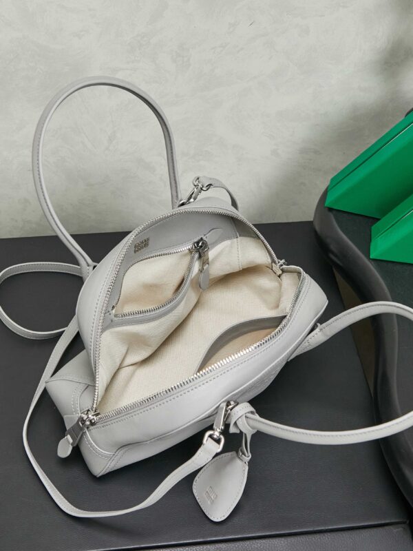 sy_no_00F2E92231E2A330FFAB28BD616138FB_4 Miu Miu Vivant Mini Suede Bowling Bag (Grey)