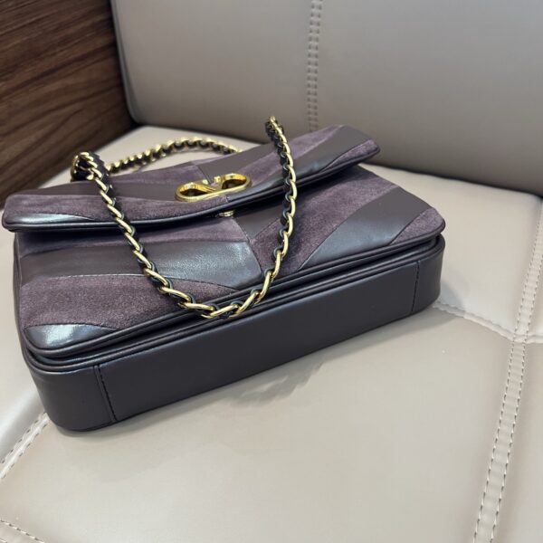 sy_no_00F7FA0F22C035830D9495FF85D18A00_3 GARAVANI Djuna women's shoulder bag in lambskin.