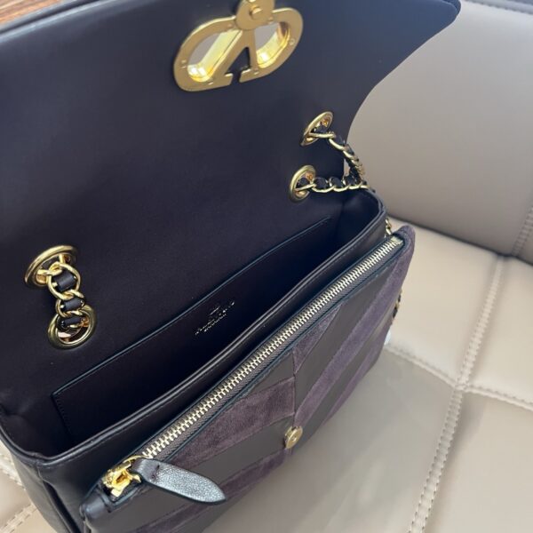 sy_no_00F7FA0F22C035830D9495FF85D18A00_6 GARAVANI Djuna women's shoulder bag in lambskin.