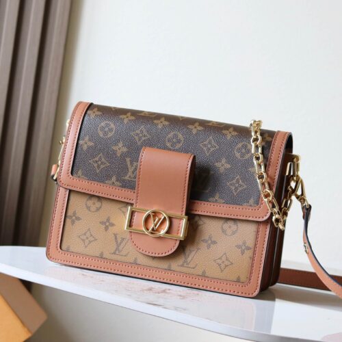 sy_no_0102067C15721BB6013A063111F043F0_0 Classic Dauphine Handbag