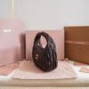 sy_no_02B1B7F79236AB67878FAD4D067BC07F_2 MiuWander Leather Handbag