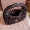 sy_no_02B1B7F79236AB67878FAD4D067BC07F_8 MiuWander Leather Handbag