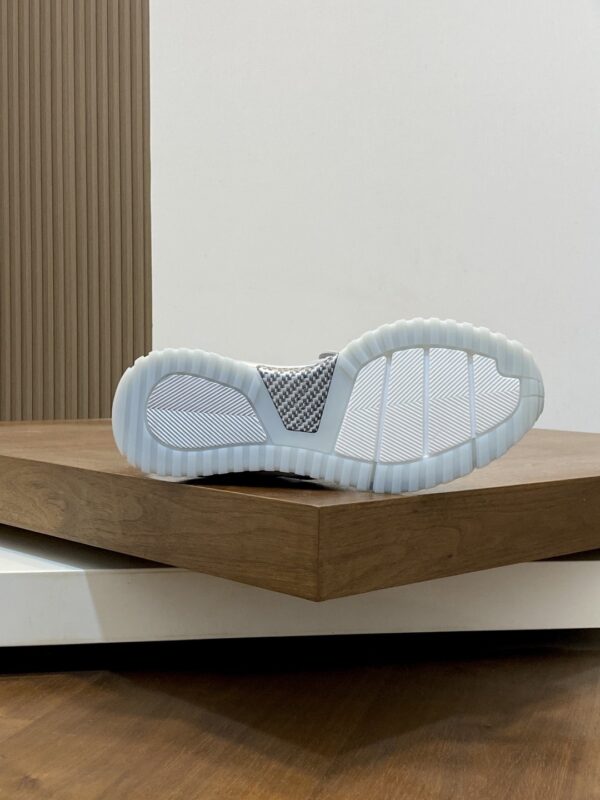 Louis Vuitton Grey Knit Runner Sneaker