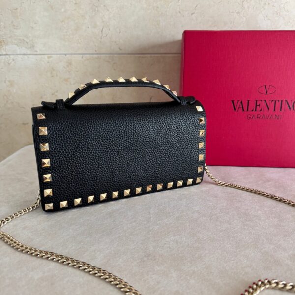 sy_no_03452826AE9700DAF212349611D641C0_0 Valentino Small Envelope Handbag – Black and Gold