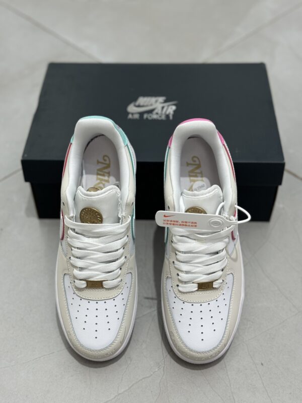 sy_no_03981E9971E75FBD868CF172BE230304_3 Nike Air Force 1 Low “Pink Outline / Asymmetrical Heel” Custom – Sail / White / Pink / Blue