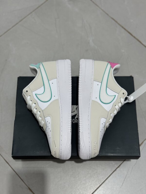 sy_no_03981E9971E75FBD868CF172BE230304_7 Nike Air Force 1 Low “Pink Outline / Asymmetrical Heel” Custom – Sail / White / Pink / Blue