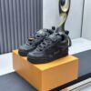 sy_no_043E0C55A4E6982A80F95A38C72742F4_0 Black Rhinestone Low-Top Retro Skate Sneakers