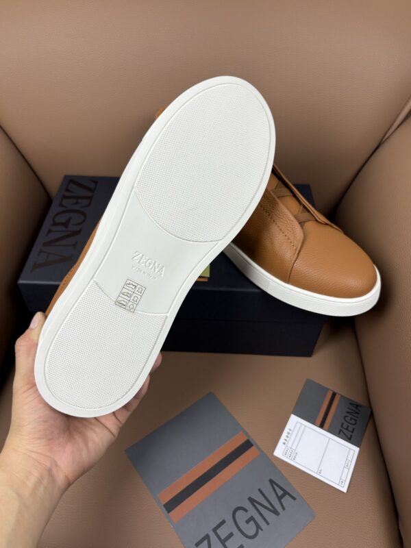 sy_no_04A70846A6F14AE2FC6423032BC7838A_7 Caramel & Camel Textured Leather Slip-On Sneakers