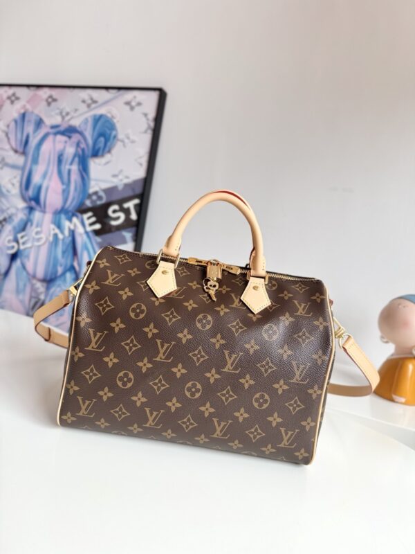 Louis Vuitton Speedy Bandoulière 30 Handbag