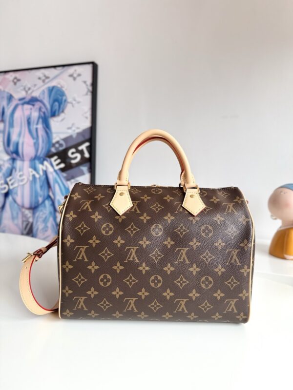 Louis Vuitton Speedy Bandoulière 30 Handbag