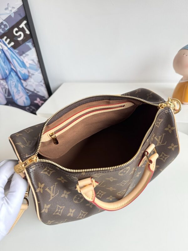 Louis Vuitton Speedy Bandoulière 30 Handbag
