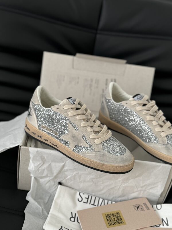 sy_no_0668D69A585901189F729D05D48BD5F8_0 Silver Sequin Suede Graffiti Retro Sneakers