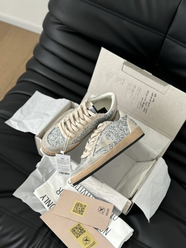 sy_no_0668D69A585901189F729D05D48BD5F8_2 Silver Sequin Suede Graffiti Retro Sneakers