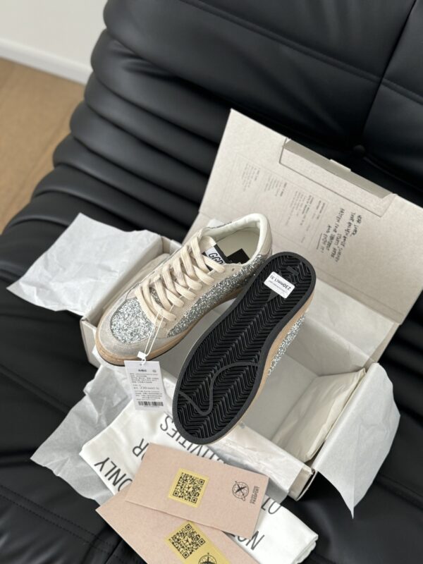 sy_no_0668D69A585901189F729D05D48BD5F8_3 Silver Sequin Suede Graffiti Retro Sneakers
