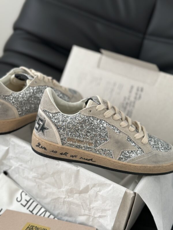 sy_no_0668D69A585901189F729D05D48BD5F8_5 Silver Sequin Suede Graffiti Retro Sneakers