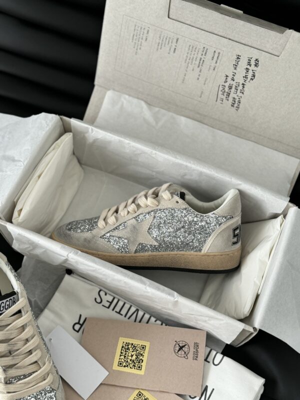 sy_no_0668D69A585901189F729D05D48BD5F8_6 Silver Sequin Suede Graffiti Retro Sneakers