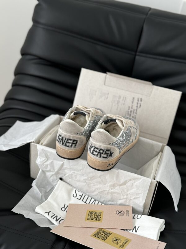 sy_no_0668D69A585901189F729D05D48BD5F8_7 Silver Sequin Suede Graffiti Retro Sneakers