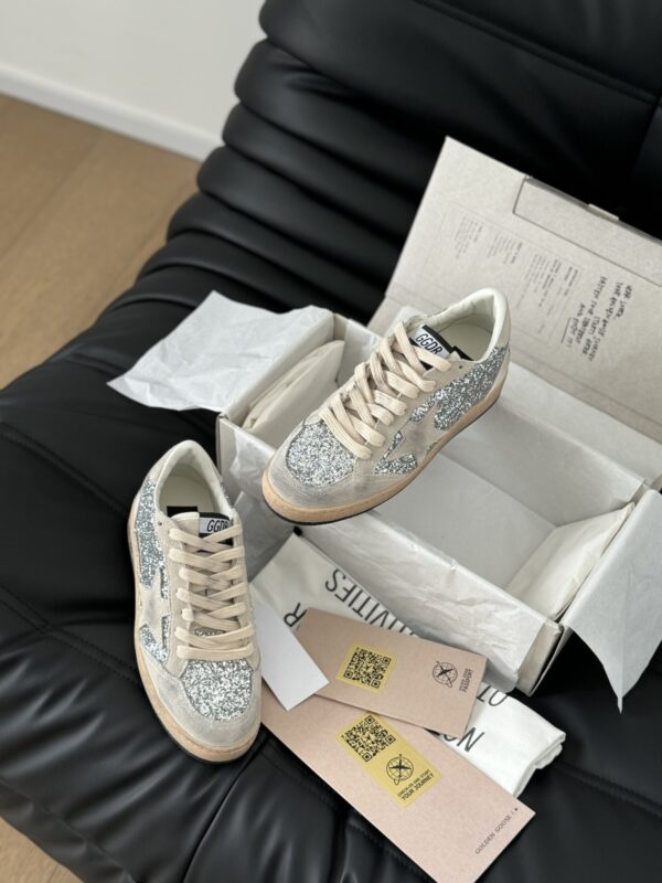 sy_no_0668D69A585901189F729D05D48BD5F8_8 Silver Sequin Suede Graffiti Retro Sneakers