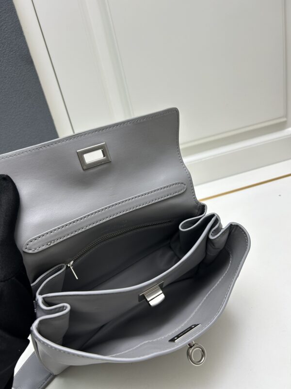 sy_no_06963A32E01044006E338BB825442A4A_7 Balenciaga Rodeo Bag 🖤