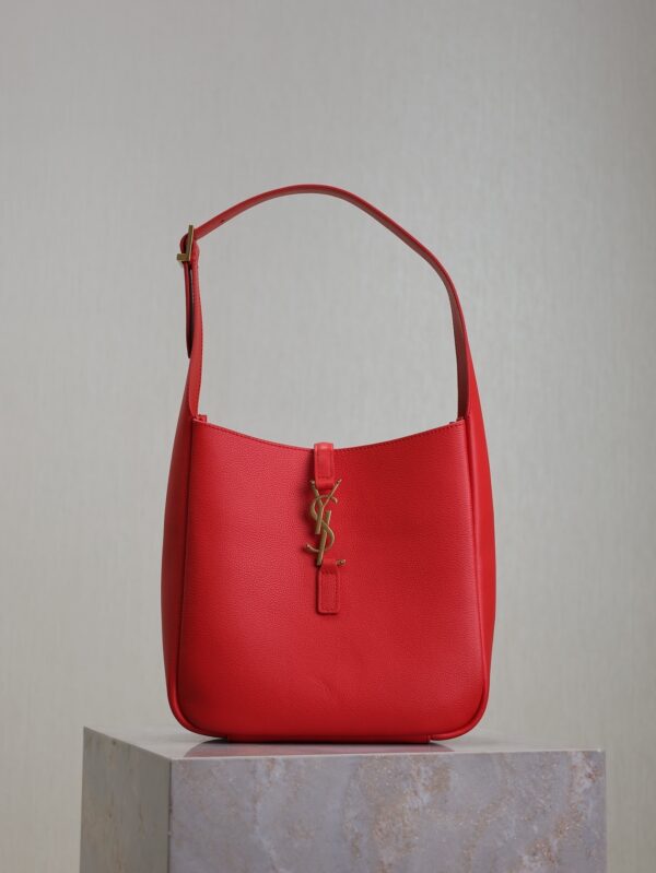 LE 5 À 7 Underarm Bag – Red