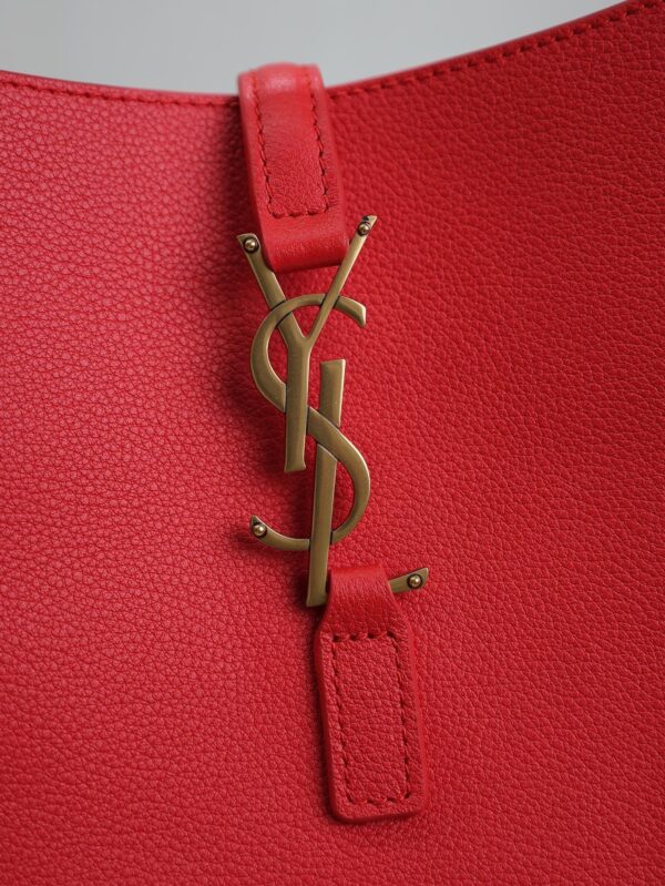 LE 5 À 7 Underarm Bag – Red