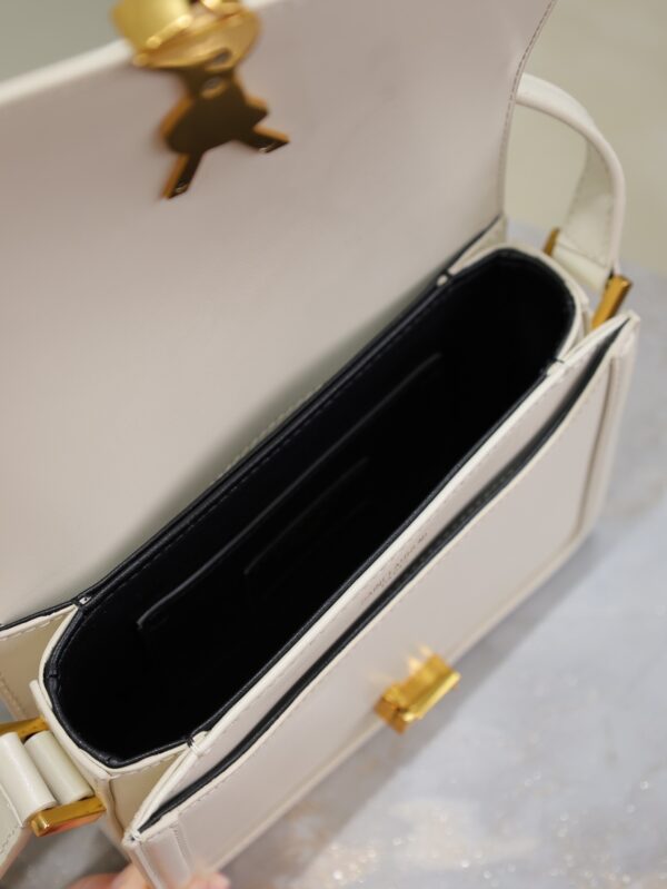 sy_no_06EDC027FF7CDB253A4C1EC511C4A405_8 Solferino Box 19cm Bag – White
