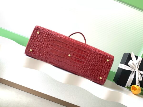 sy_no_0714441D03C9C9C2D003C69CA772EF20_3 Red Cerf Large Crocodile-Embossed Leather Tote Bag