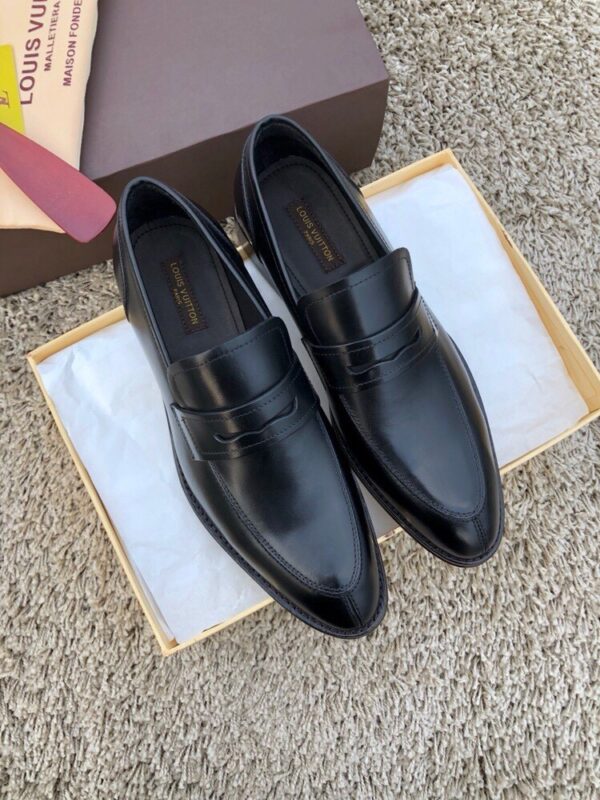 sy_no_0829EEE8F0D727F9161361BC7ADB8006_1 Black Smooth Calfskin Penny Loafers