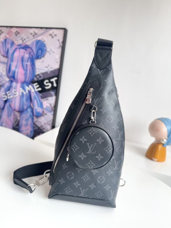 Louis Vuitton Duo Shoulder Bag – Monogram Canvas & Taiga Leather
