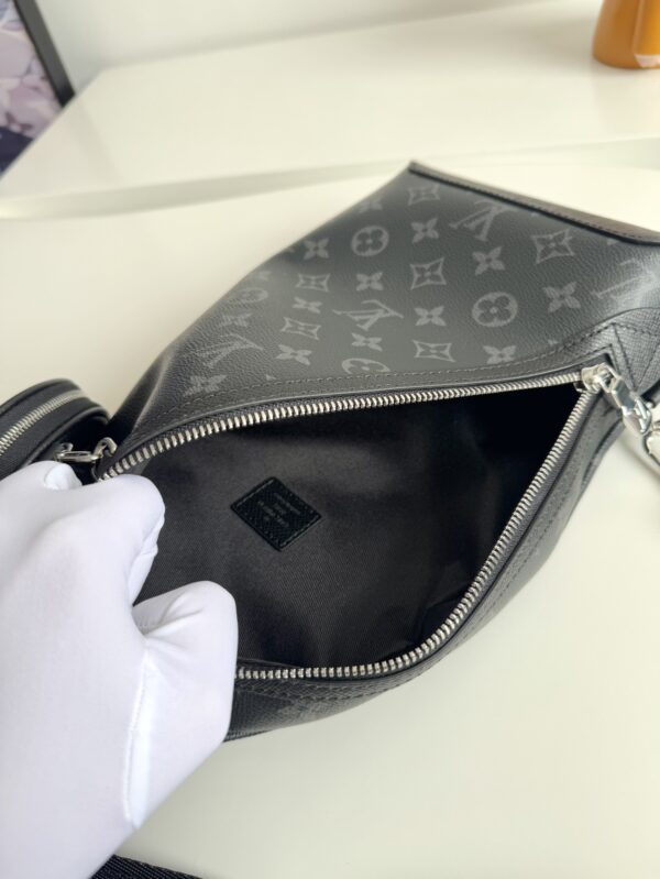 Louis Vuitton Duo Shoulder Bag – Monogram Canvas & Taiga Leather