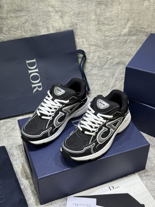 sy_no_0988C39312748329AF674AC4CF7C288F_3 Black & White Retro Running Sneakers