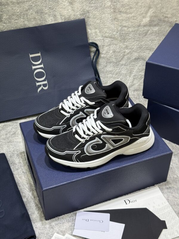 sy_no_0988C39312748329AF674AC4CF7C288F_6 Black & White Retro Running Sneakers