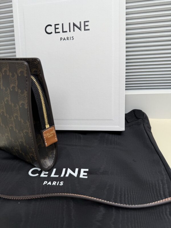 sy_no_09A735467E98F8E5C9FBC4A3054519F5_2 CELINE NOTE BOOK Small Logo-Print Crossbody Envelope Bag