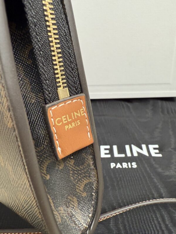 sy_no_09A735467E98F8E5C9FBC4A3054519F5_5 CELINE NOTE BOOK Small Logo-Print Crossbody Envelope Bag