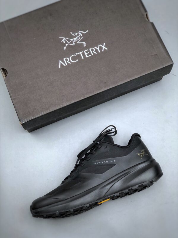 sy_no_09BDC37B1659A2B53072015808950F09_2 Black & Gold Waterproof Technical Trail Running Shoes