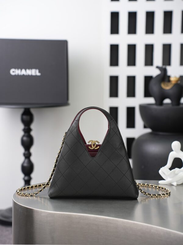 sy_no_09BED3F8C78C314271339120DB4F5A8E_0 Black Lambskin Top Handle Bag