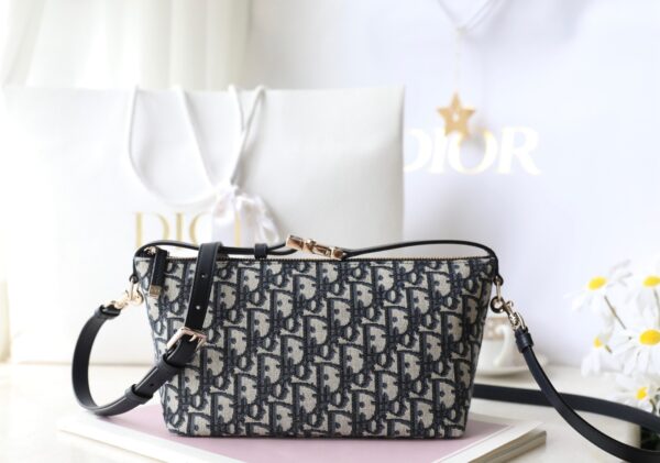 sy_no_0B66D11CFFDCDA8951FF246149A57C9A_0 Nomad Lunch Box Bag – Medium