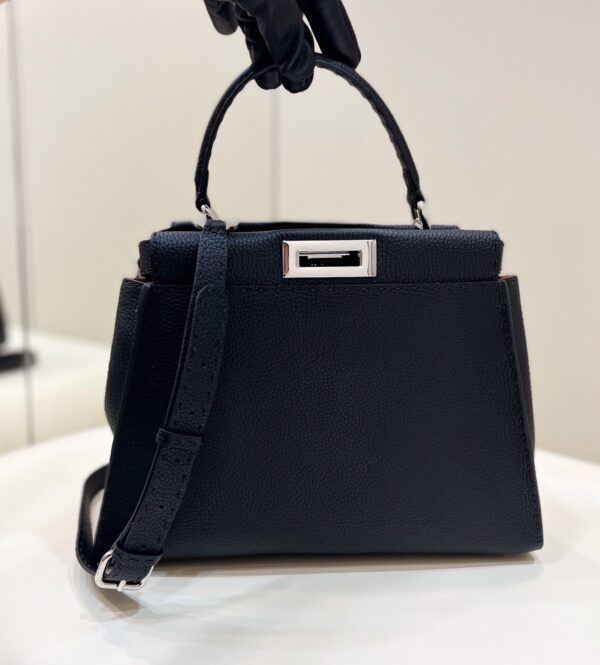 sy_no_0B8C97129CFB696C96962ECBF1113712_1 Fendi Peekaboo Classic Handbag – Textured Leather