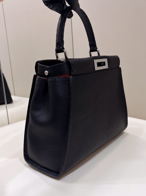 sy_no_0B8C97129CFB696C96962ECBF1113712_2 Fendi Peekaboo Classic Handbag – Textured Leather