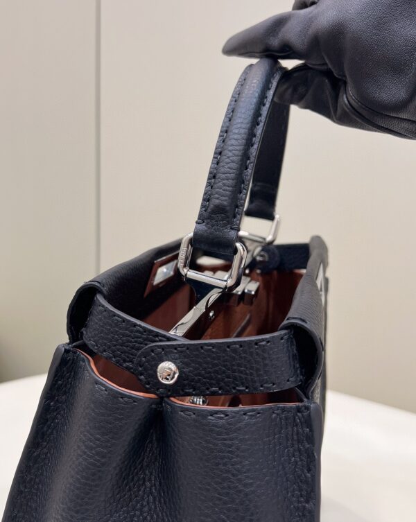 sy_no_0B8C97129CFB696C96962ECBF1113712_6 Fendi Peekaboo Classic Handbag – Textured Leather