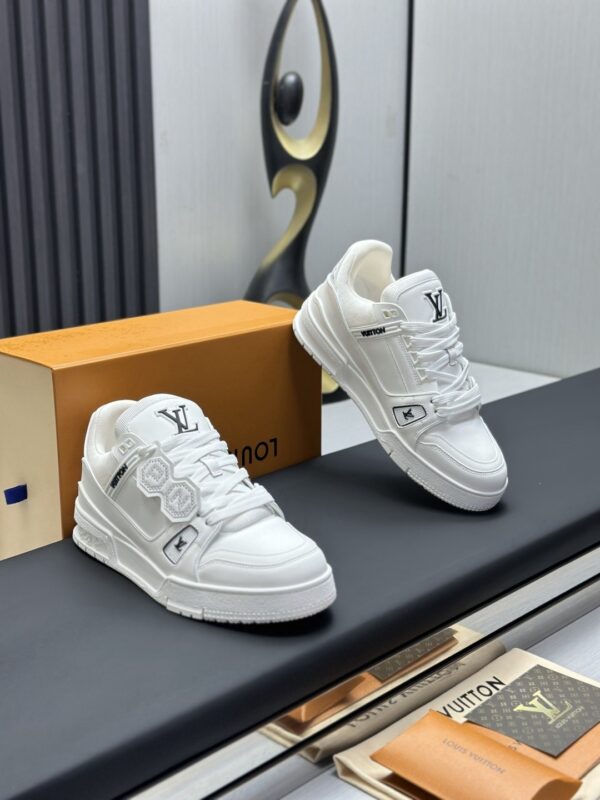 sy_no_0BBA2F95336EE5FB9CFBBE48DA8578AD_2 Louis Vuitton LV Trainer All White with Black Details