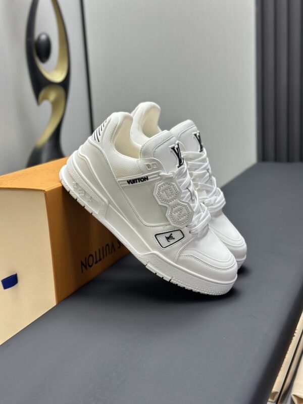 sy_no_0BBA2F95336EE5FB9CFBBE48DA8578AD_3 Louis Vuitton LV Trainer All White with Black Details
