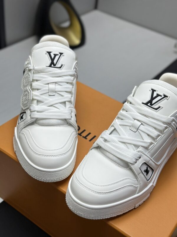 sy_no_0BBA2F95336EE5FB9CFBBE48DA8578AD_4 Louis Vuitton LV Trainer All White with Black Details