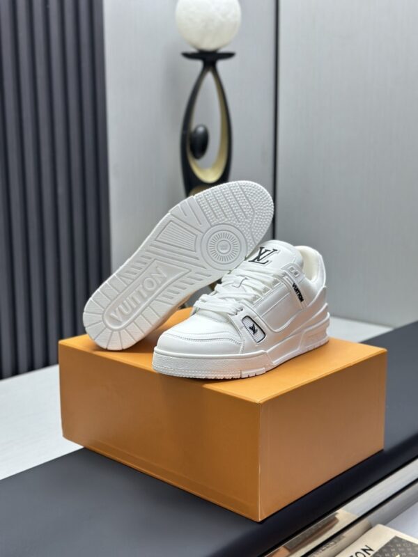 sy_no_0BBA2F95336EE5FB9CFBBE48DA8578AD_5 Louis Vuitton LV Trainer All White with Black Details