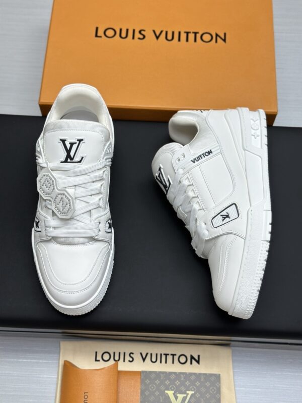 sy_no_0BBA2F95336EE5FB9CFBBE48DA8578AD_7 Louis Vuitton LV Trainer All White with Black Details