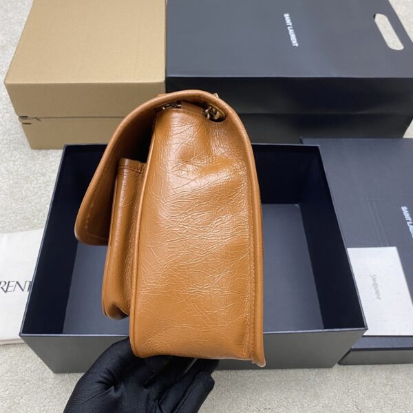 sy_no_0C4EEE908EF7232770A713749696A2A6_2 NIKI Medium Shoulder Bag – Waxed Brown Leather