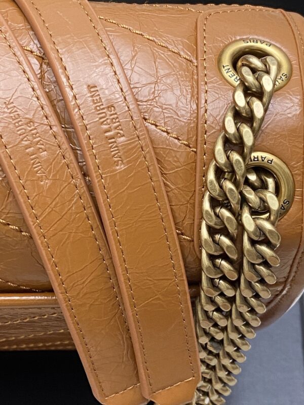 sy_no_0C4EEE908EF7232770A713749696A2A6_5 NIKI Medium Shoulder Bag – Waxed Brown Leather
