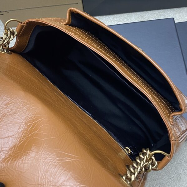 sy_no_0C4EEE908EF7232770A713749696A2A6_7 NIKI Medium Shoulder Bag – Waxed Brown Leather