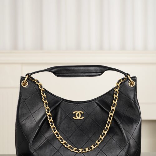 sy_no_0D0F4DF3ADF2CBA1A0E2ABADCBBBAF6D_0 Chanel 26C Cruise Collection New Arrival: Large Black & Gold Hobo Bag