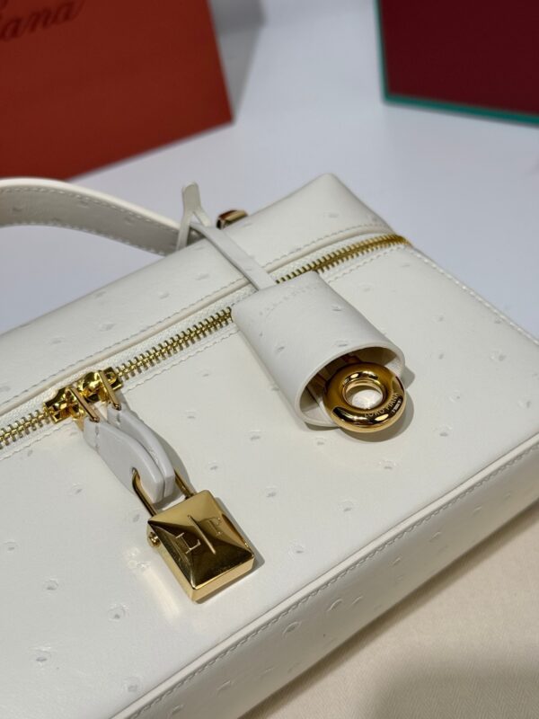 sy_no_0F7212F61941A7EEDA7AE0900D9743A1_1 Loro Piana Extra Bag 23 – Saddle Leather Handbag (White)